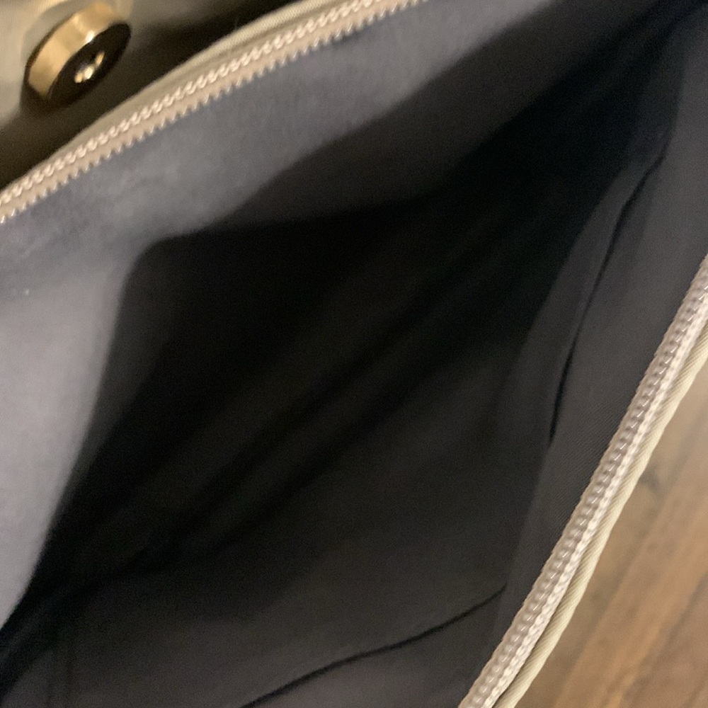 Purse - Picture 4 of 5